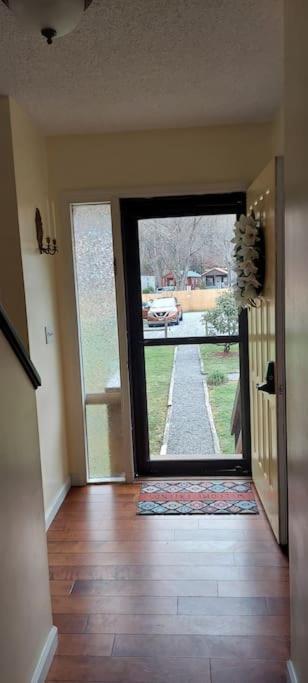 J.Creek Retreat, Creekside Townhouse +1 Car Garage Villa Maggie Valley Exterior foto