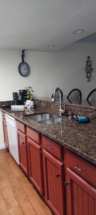 J.Creek Retreat, Creekside Townhouse +1 Car Garage Villa Maggie Valley Exterior foto